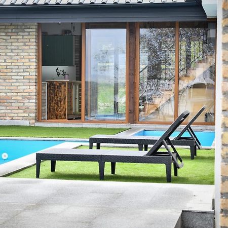 City Escape Luxury Villa Zuce Екстер'єр фото