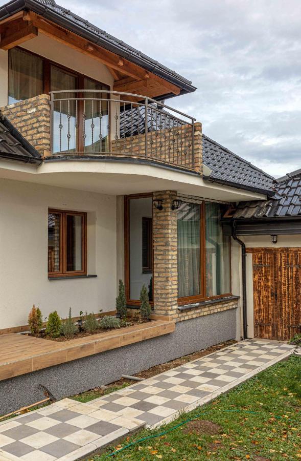 City Escape Luxury Villa Zuce Екстер'єр фото