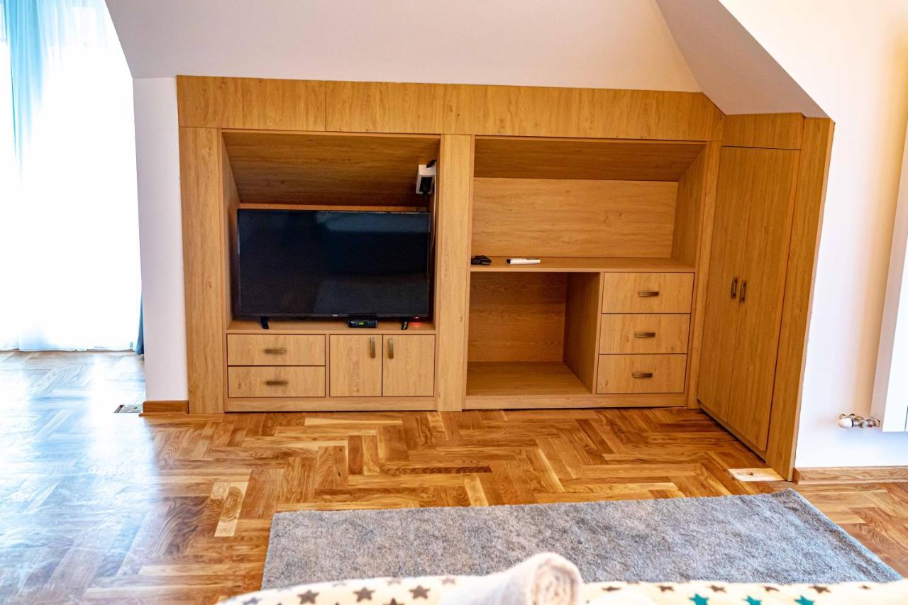 City Escape Luxury Villa Zuce Екстер'єр фото