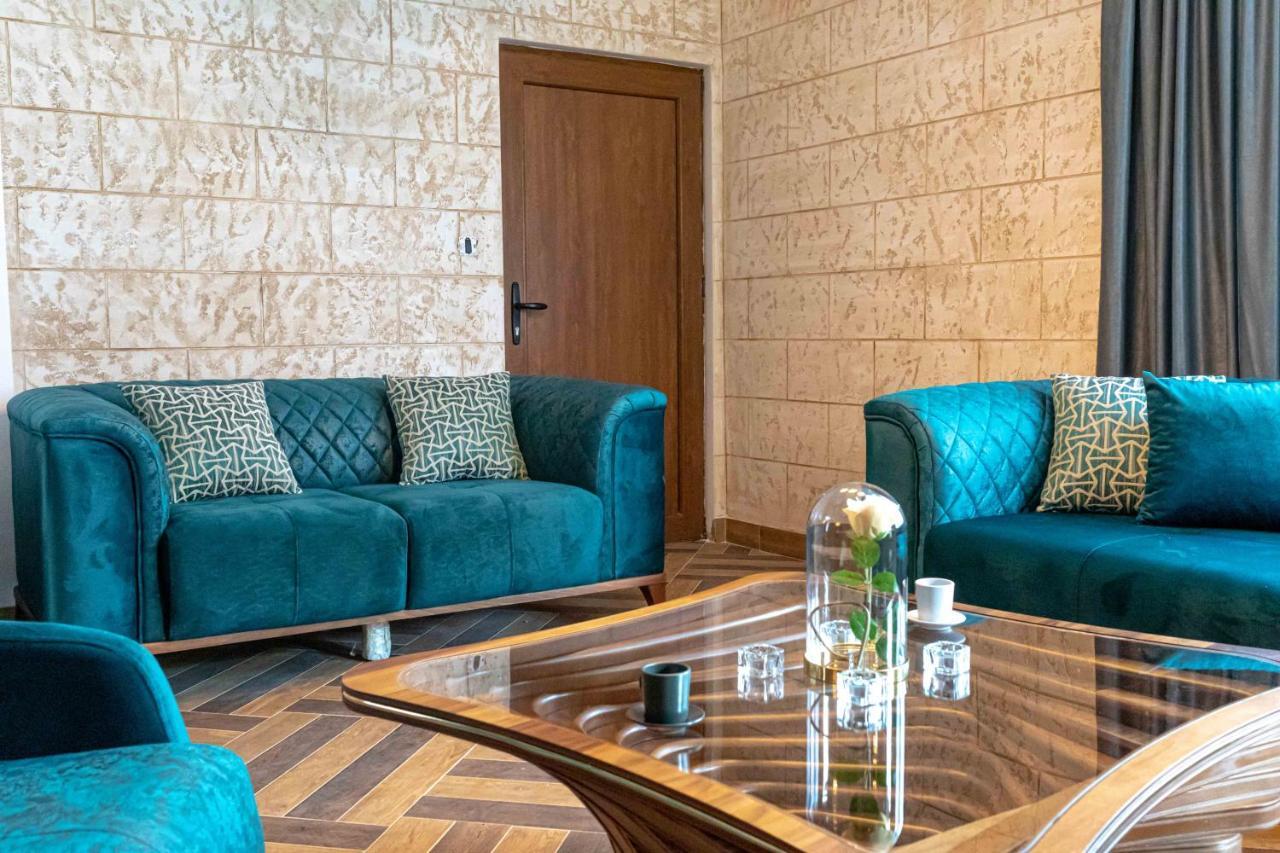 City Escape Luxury Villa Zuce Екстер'єр фото