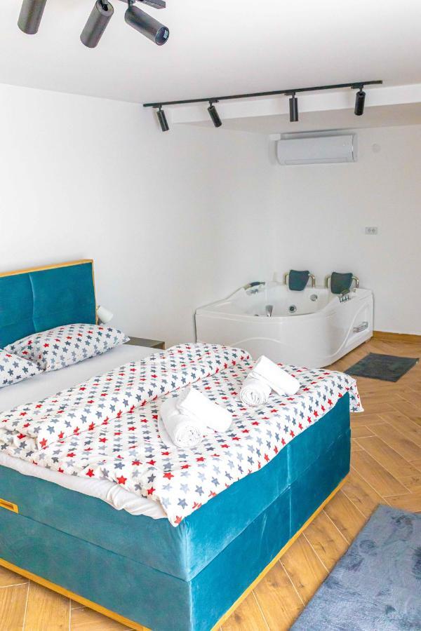 City Escape Luxury Villa Zuce Екстер'єр фото