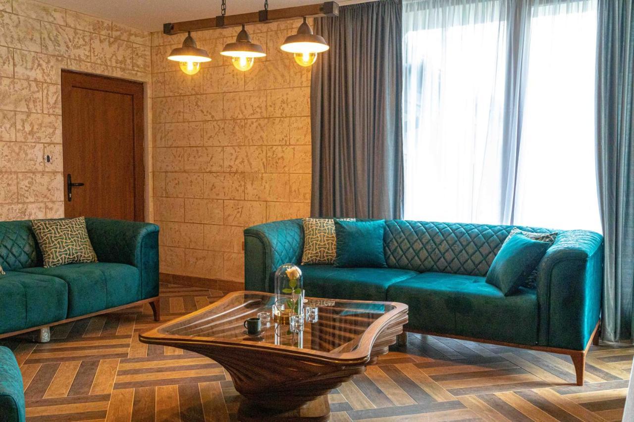 City Escape Luxury Villa Zuce Екстер'єр фото