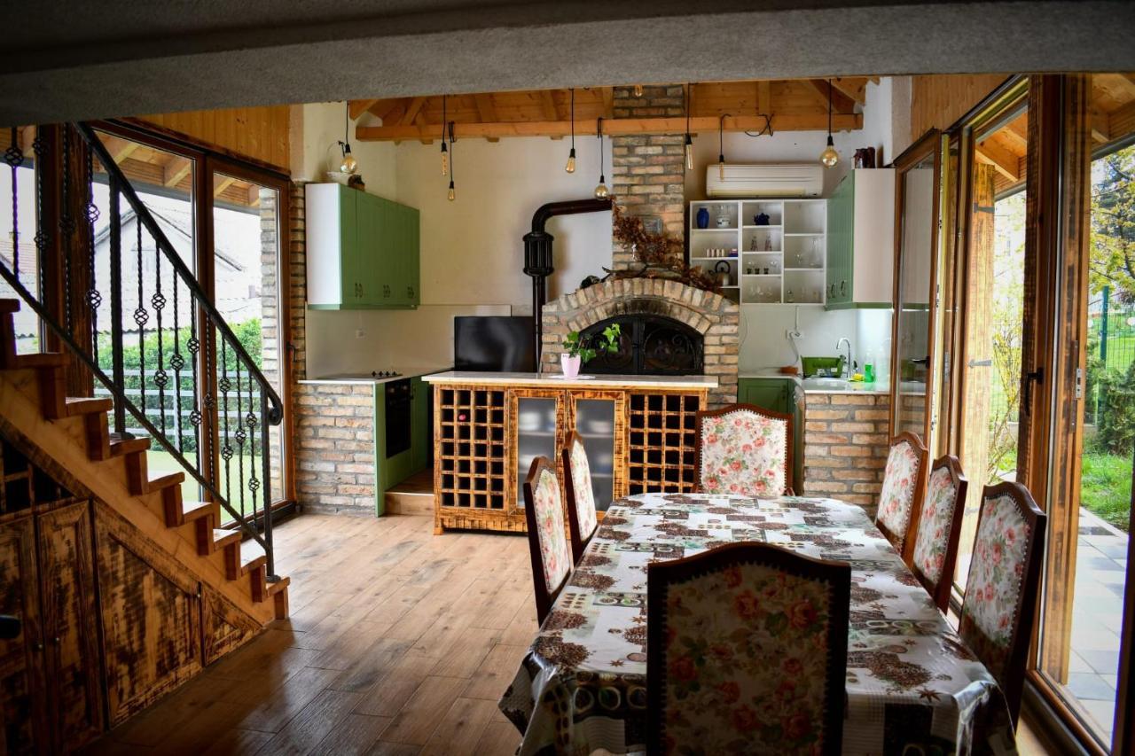 City Escape Luxury Villa Zuce Екстер'єр фото